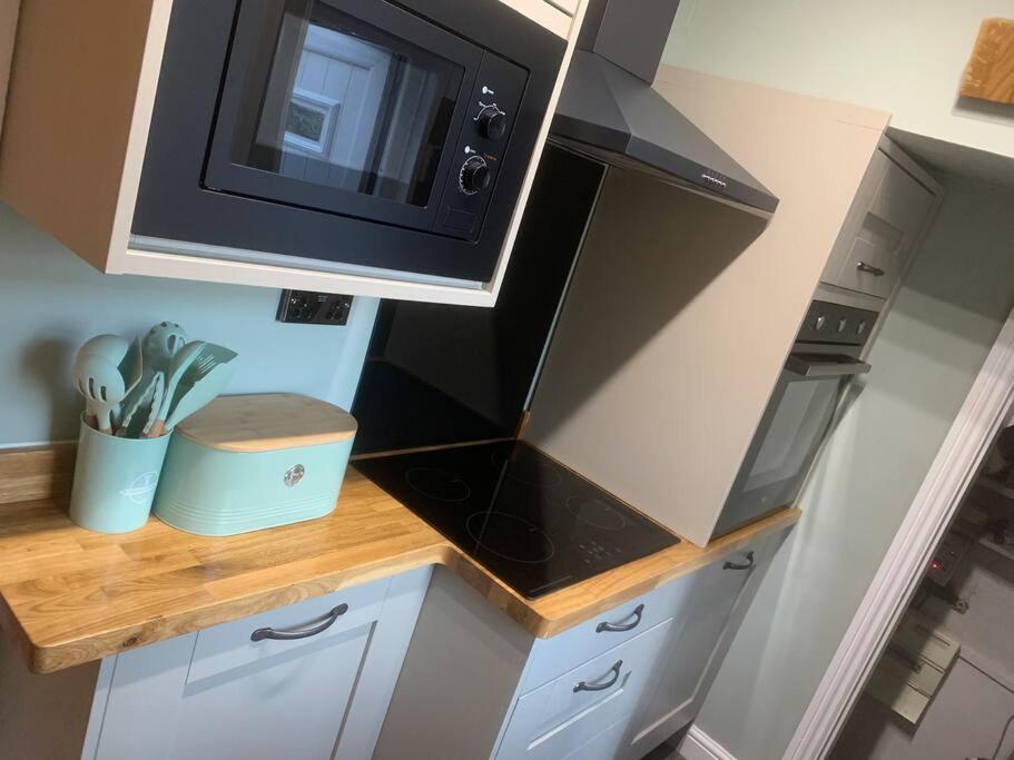 Quaint 1 Bedroom Cottage In Pudsey, Leeds Екстериор снимка