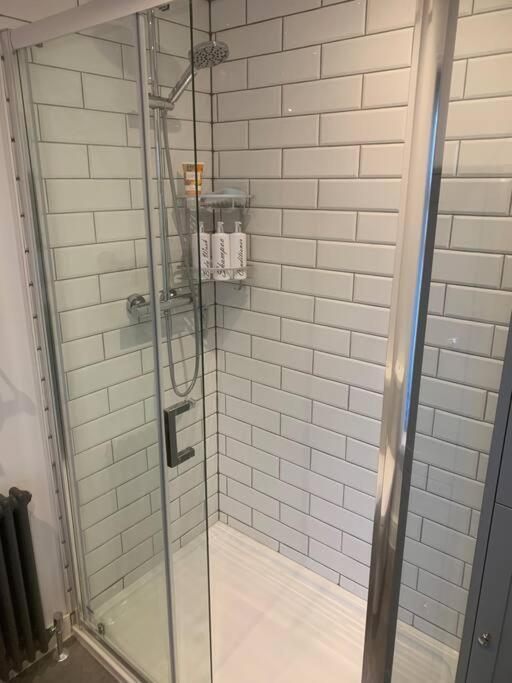 Quaint 1 Bedroom Cottage In Pudsey, Leeds Екстериор снимка