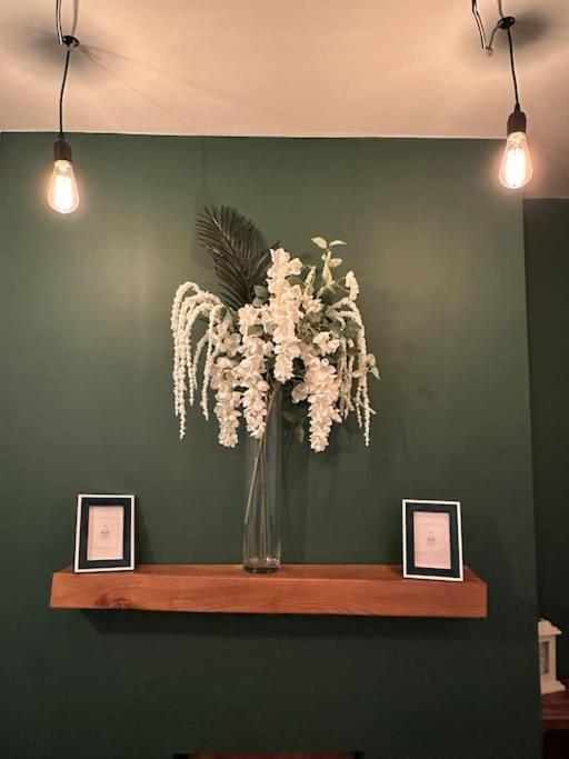 Quaint 1 Bedroom Cottage In Pudsey, Leeds Екстериор снимка