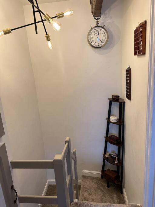 Quaint 1 Bedroom Cottage In Pudsey, Leeds Екстериор снимка