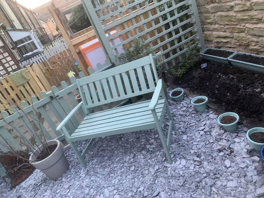 Quaint 1 Bedroom Cottage In Pudsey, Leeds Екстериор снимка