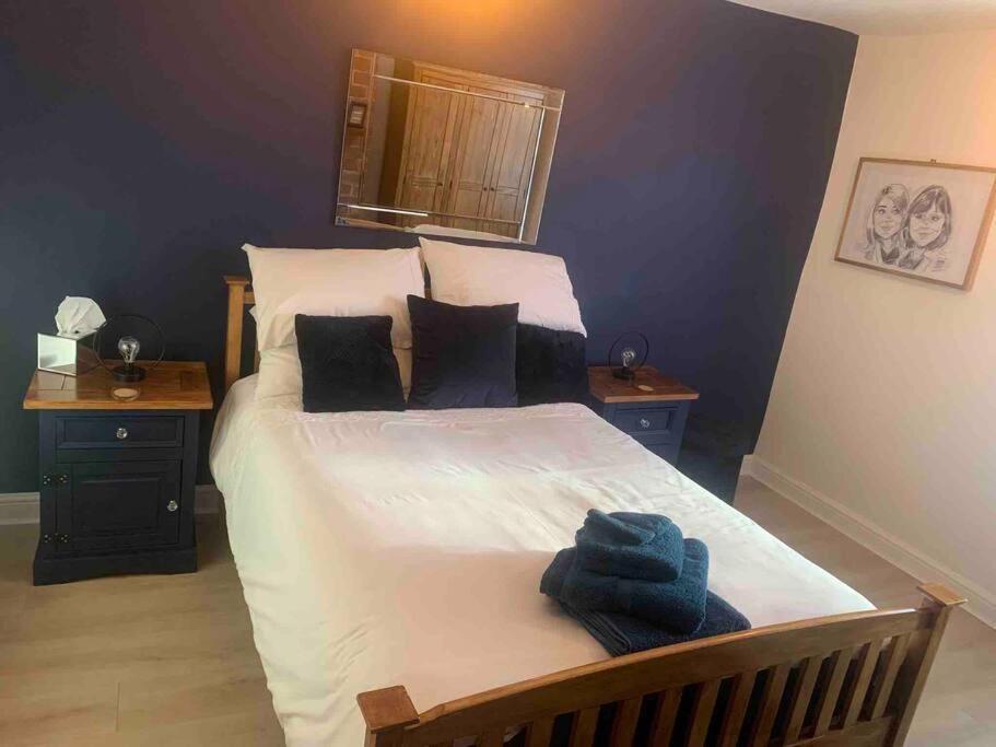 Quaint 1 Bedroom Cottage In Pudsey, Leeds Екстериор снимка