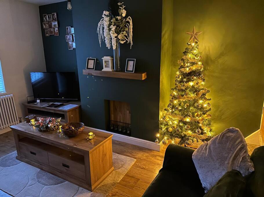 Quaint 1 Bedroom Cottage In Pudsey, Leeds Екстериор снимка