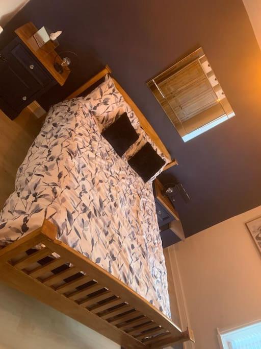 Quaint 1 Bedroom Cottage In Pudsey, Leeds Екстериор снимка